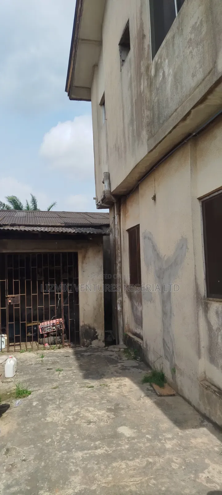 3bdrm Block of Flats in Igando Rd for sale in Igando / Ikotun/Igando