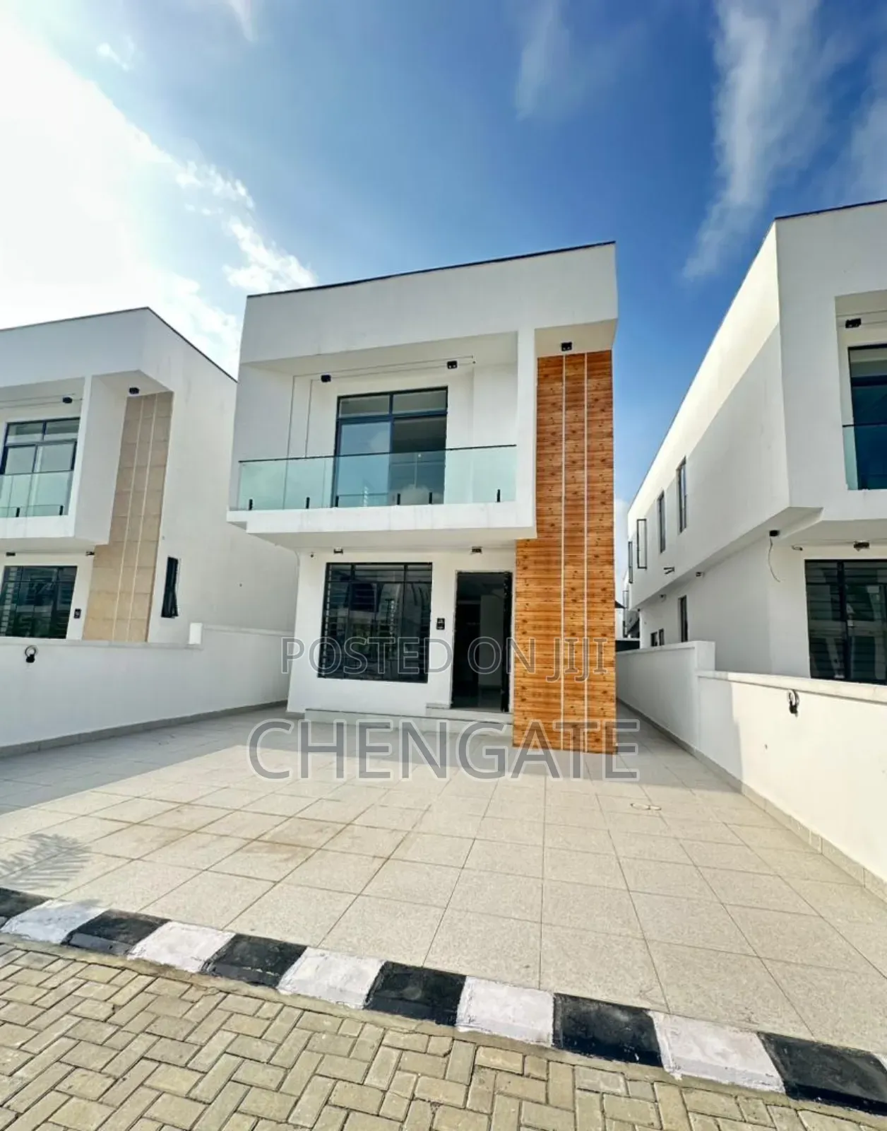 4bdrm Duplex in Chevron for sale in Chevron