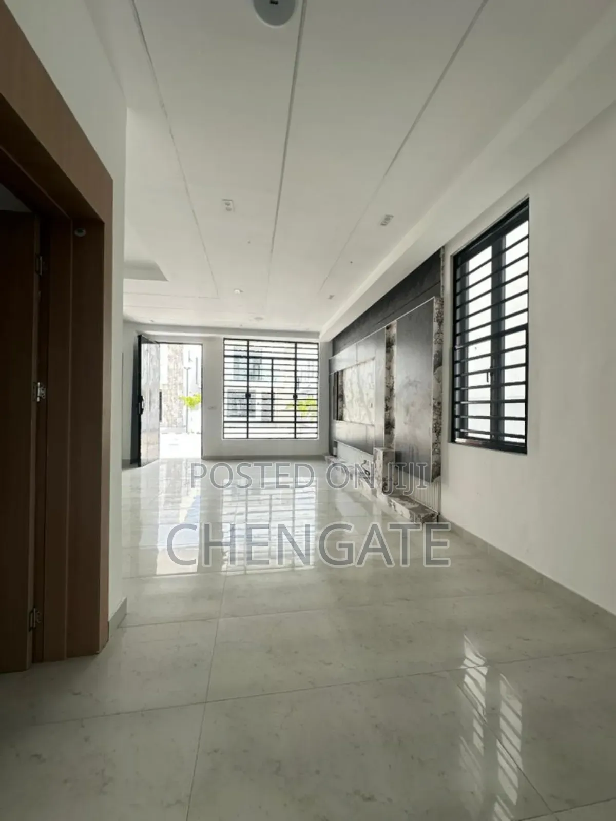 4bdrm Duplex in Chevron for sale in Chevron