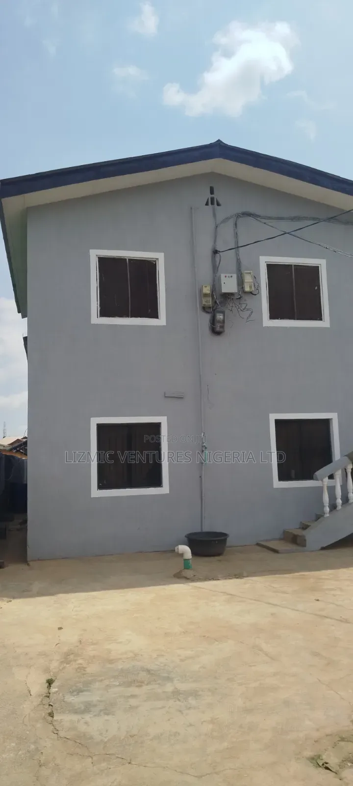 3bdrm Block of Flats in Idimu, Ejigbo / Ejigbo for sale in Ejigbo / Ejigbo