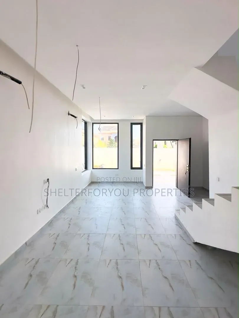 4bdrm Duplex in Lekki Phase 1 for sale in Lekki Phase 1