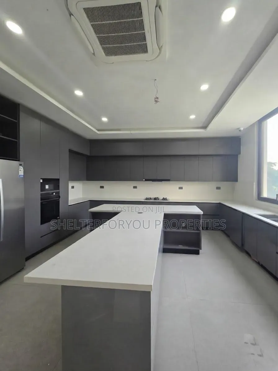 5bdrm Duplex in Old Ikoyi for sale in Old Ikoyi