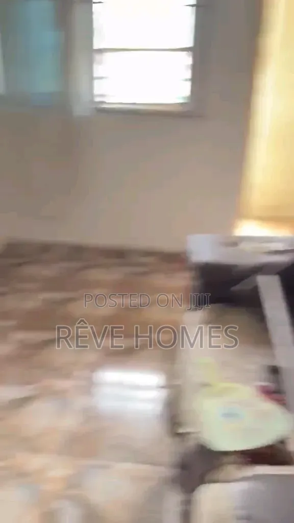 Mini Flat in Adekunle for rent in Adekunle