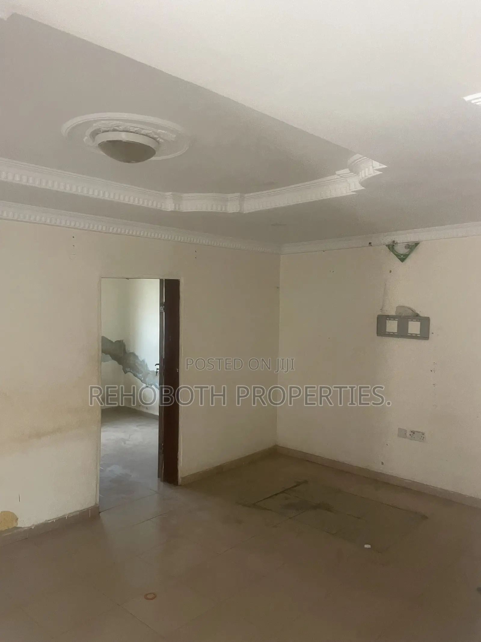 3bdrm Bungalow in Adeyemi Screcent, Akala Express for rent in Akala Express