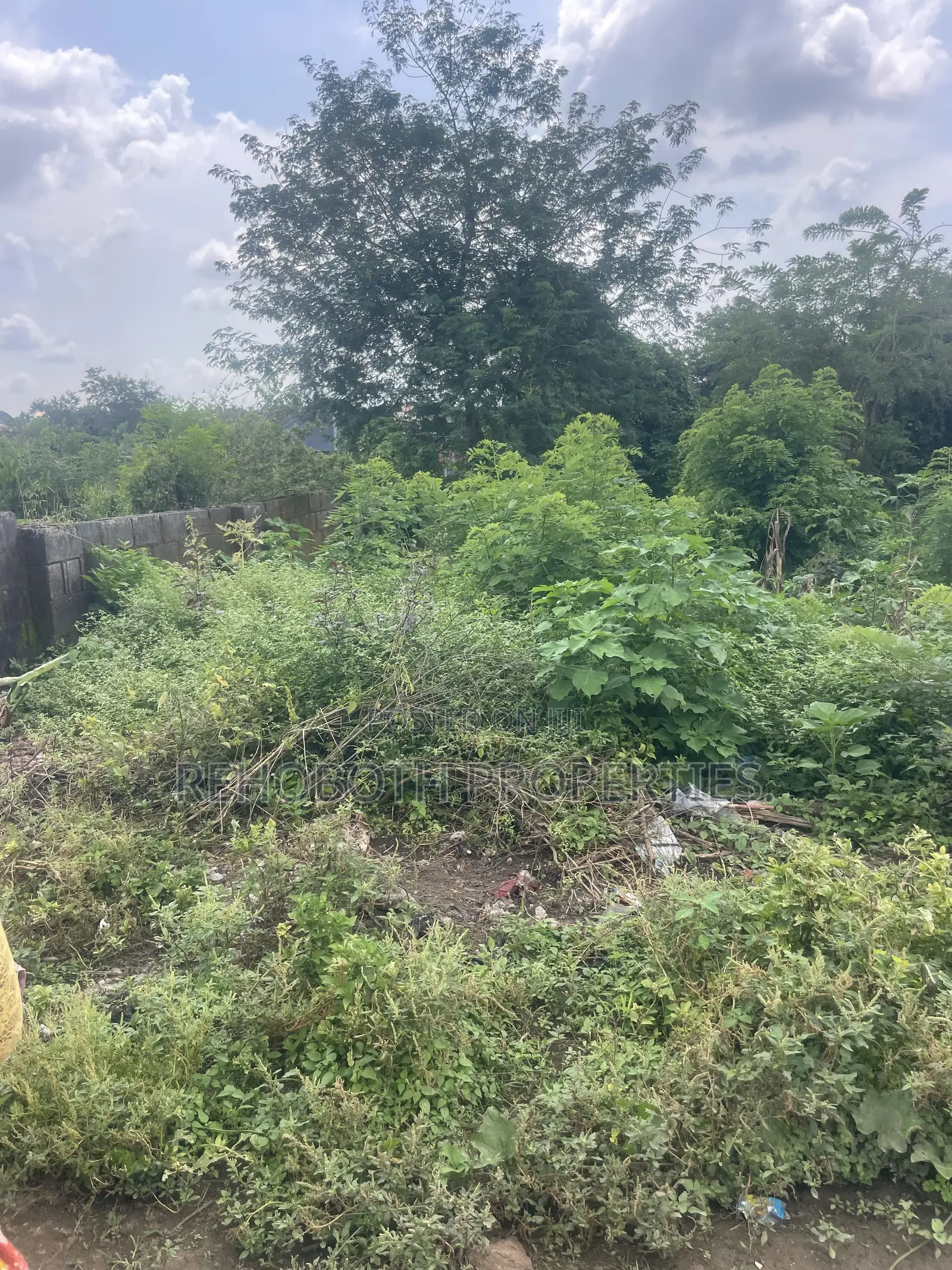 380sqm of Land for Sale at Agbofieti in Idishin