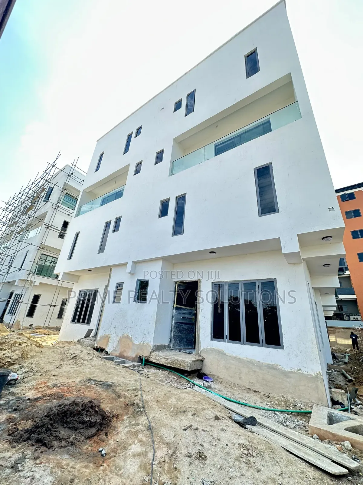 2bdrm Maisonette in Lekki Phase 1 for sale in Lekki Phase 1
