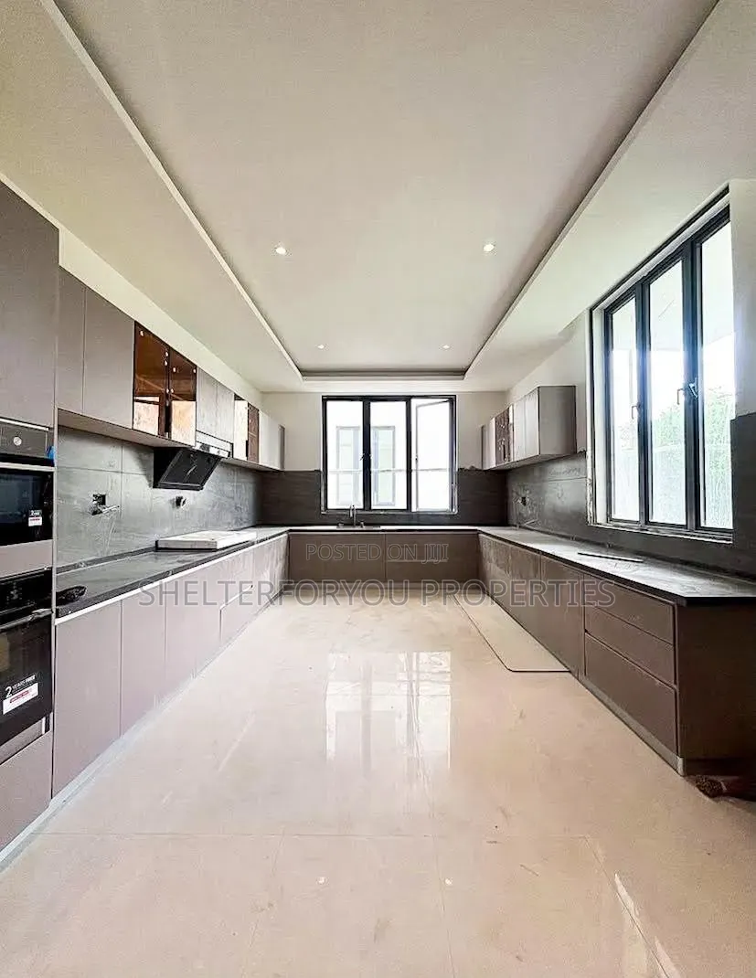 5bdrm Duplex in Old Ikoyi for sale in Old Ikoyi