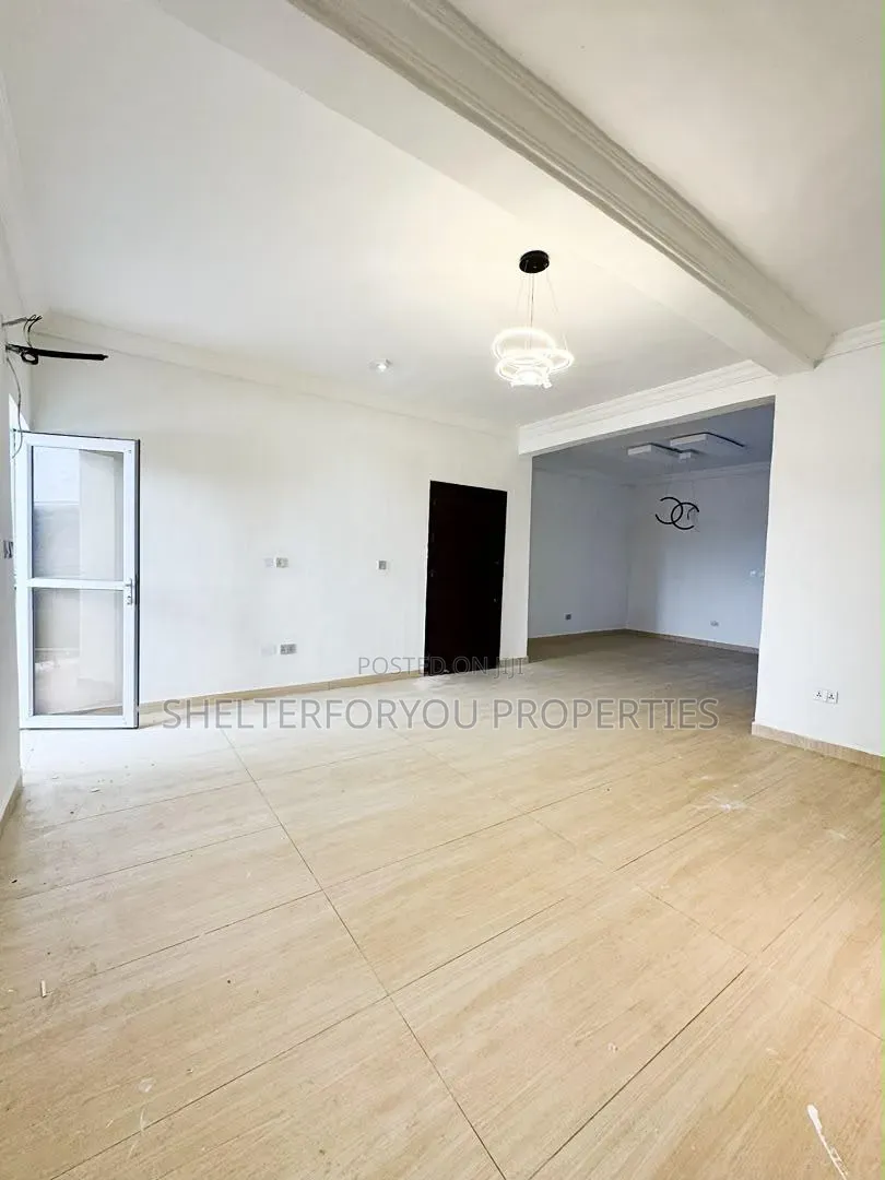 2bdrm Maisonette in Lekki Phase 1 for sale in Lekki Phase 1