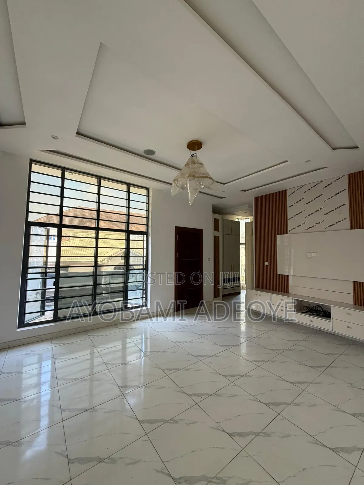 5bdrm Duplex in Chevron for sale in Chevron