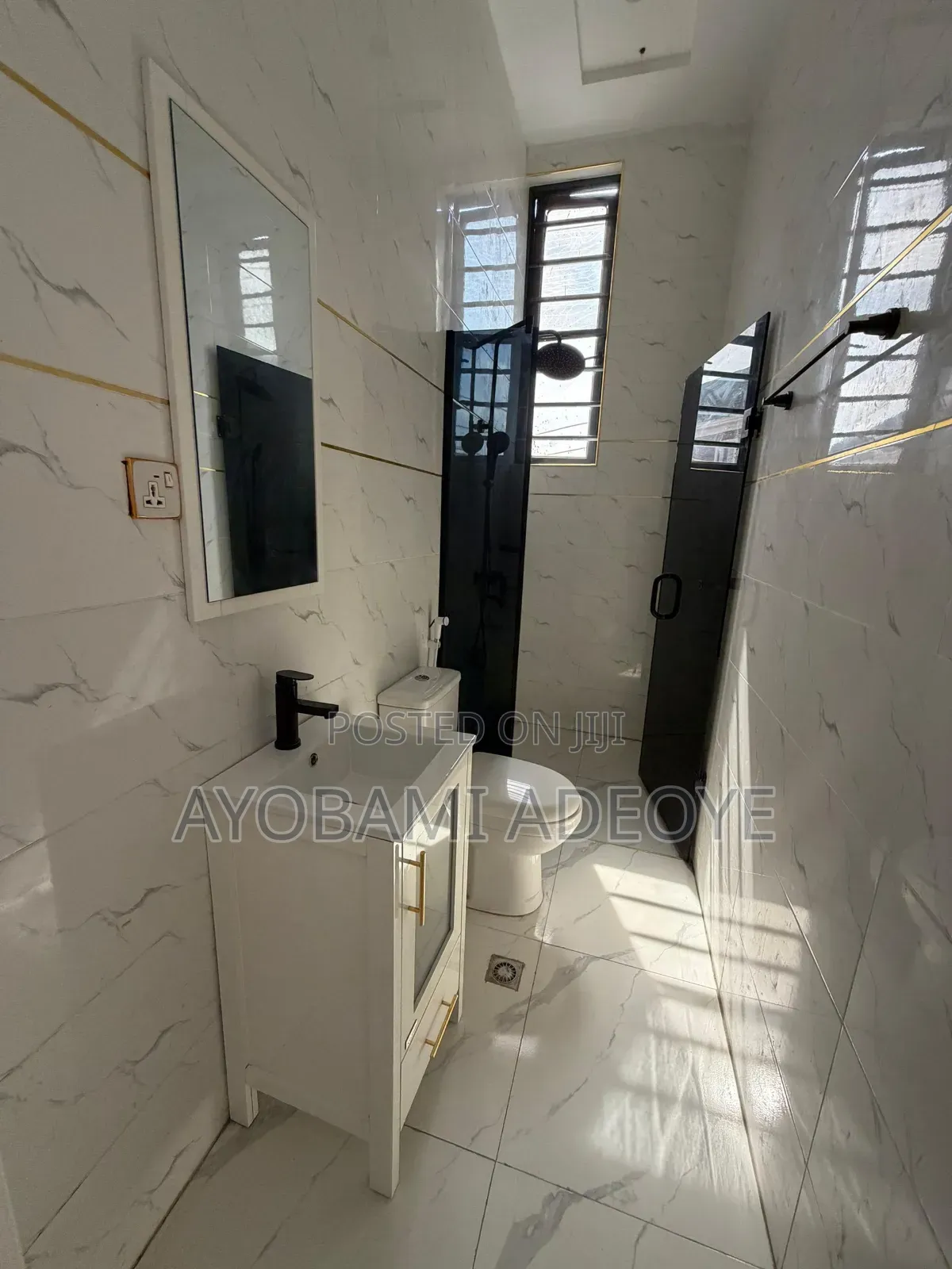 5bdrm Duplex in Chevron for sale in Chevron
