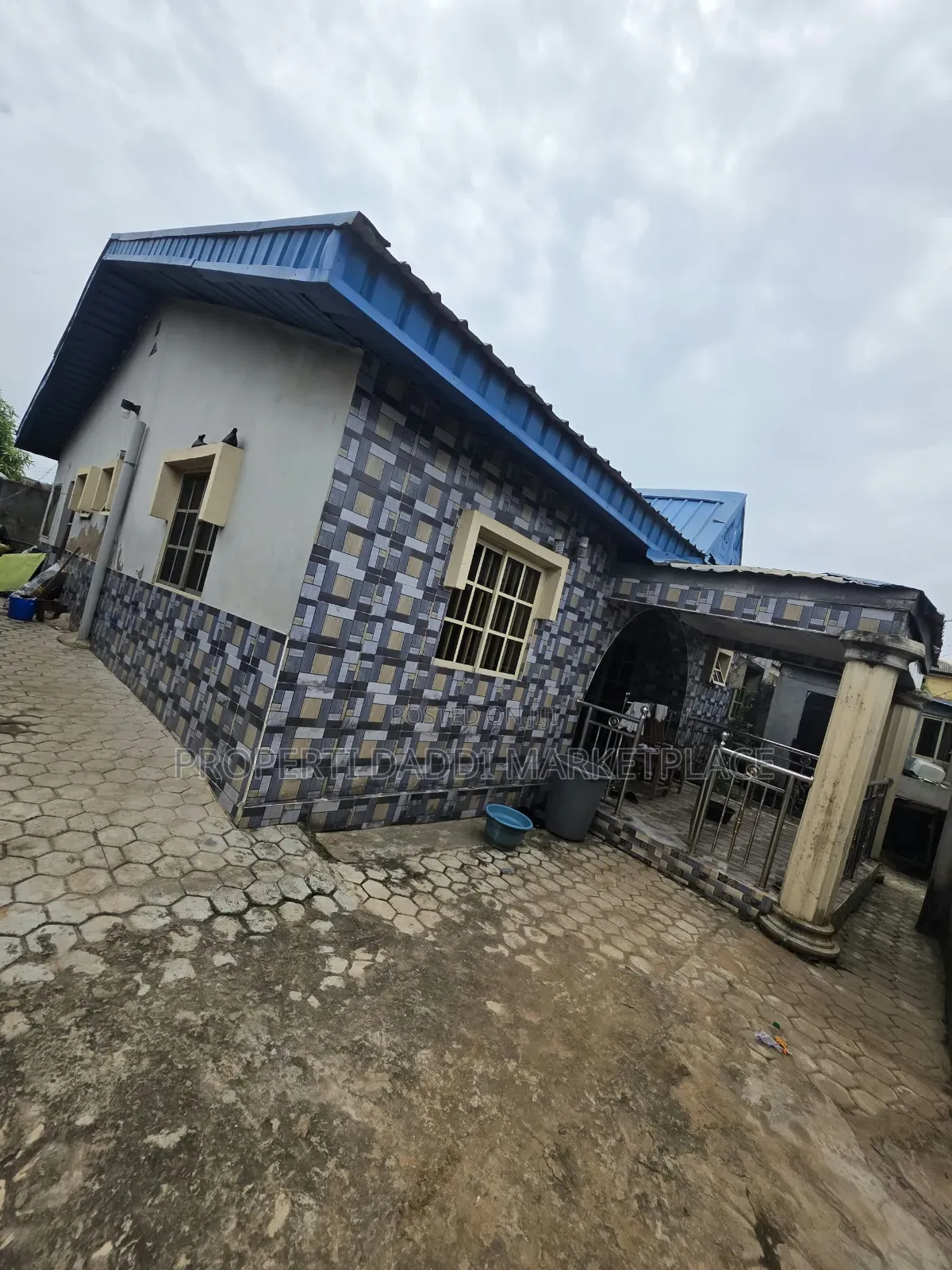 3bdrm Bungalow in Ipaja Road for sale in Ipaja Road