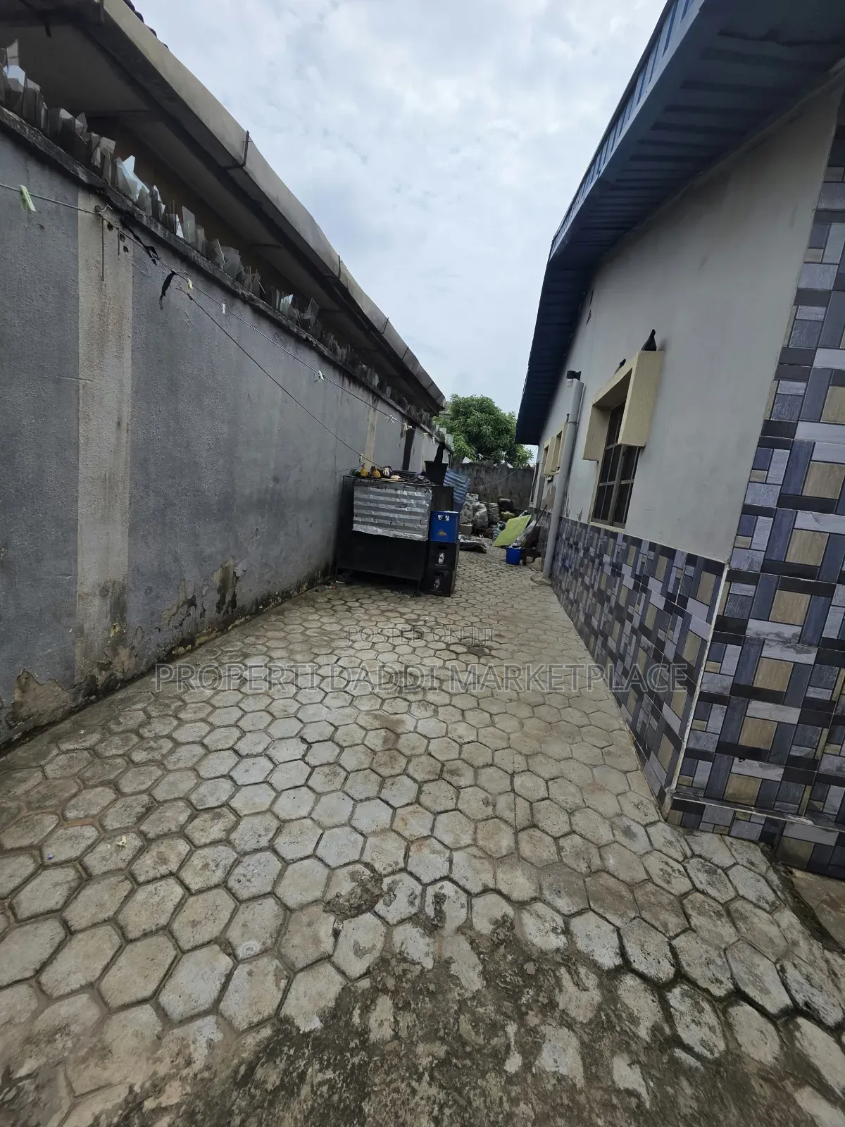 3bdrm Bungalow in Ipaja Road for sale in Ipaja Road