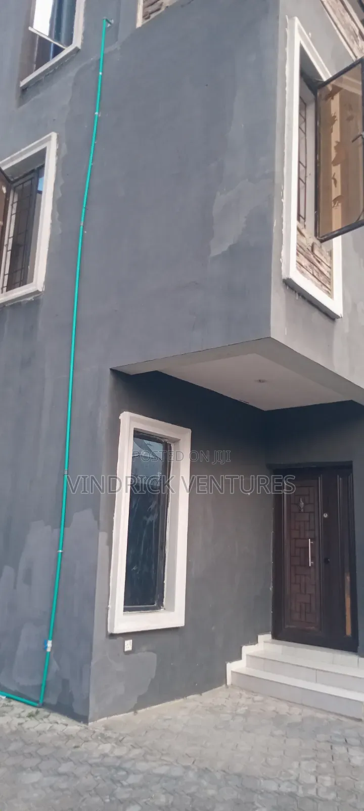 1bdrm Apartment in Moba Off Mobil Road for rent in Ilaje / Lekki