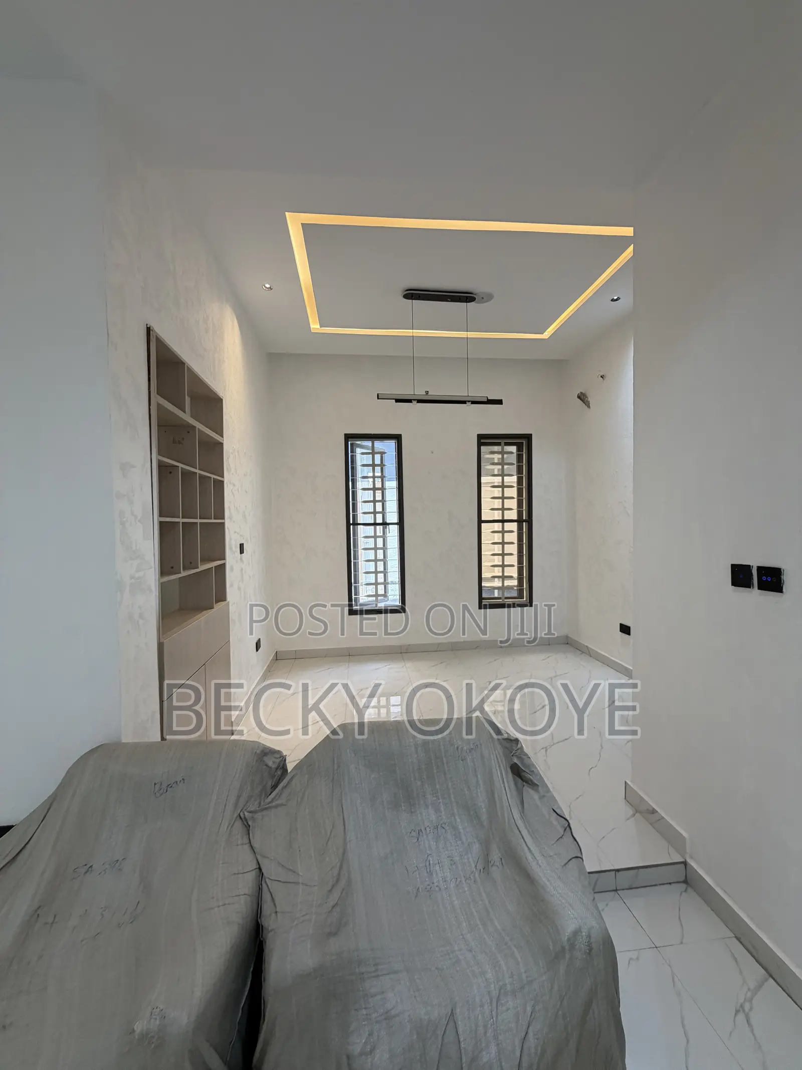 5bdrm Duplex in Apo for sale in Apo Resettlement