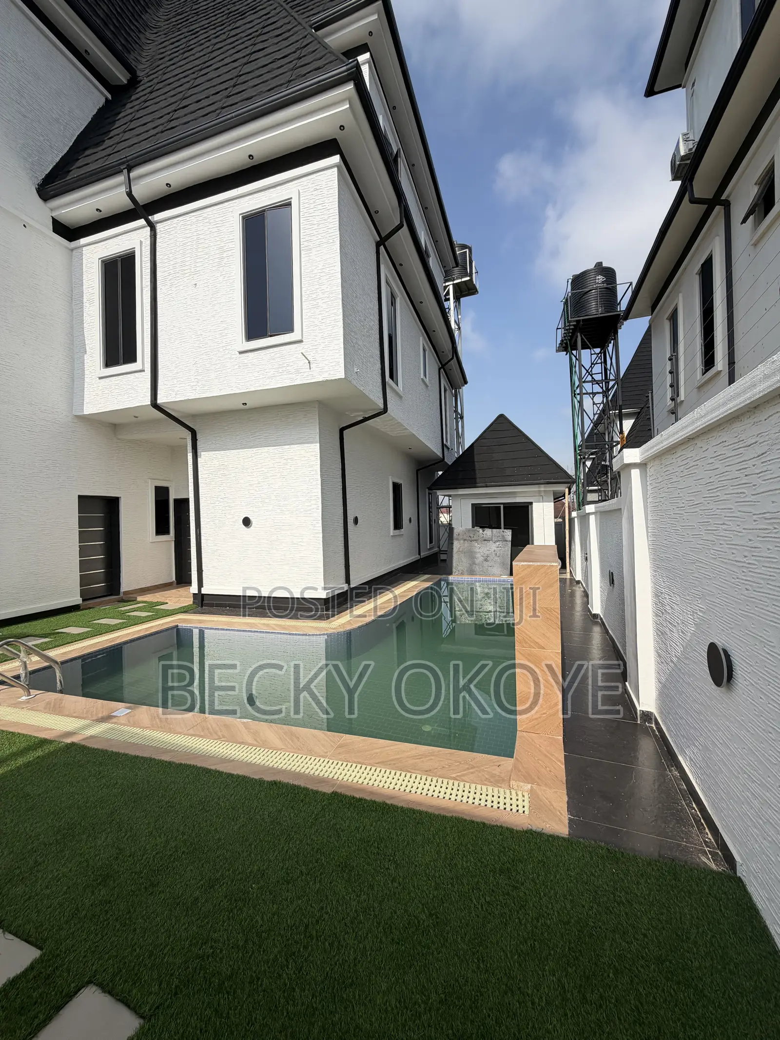 5bdrm Duplex in Sunny Vale Axis, Dakwo District for sale in Dakwo District