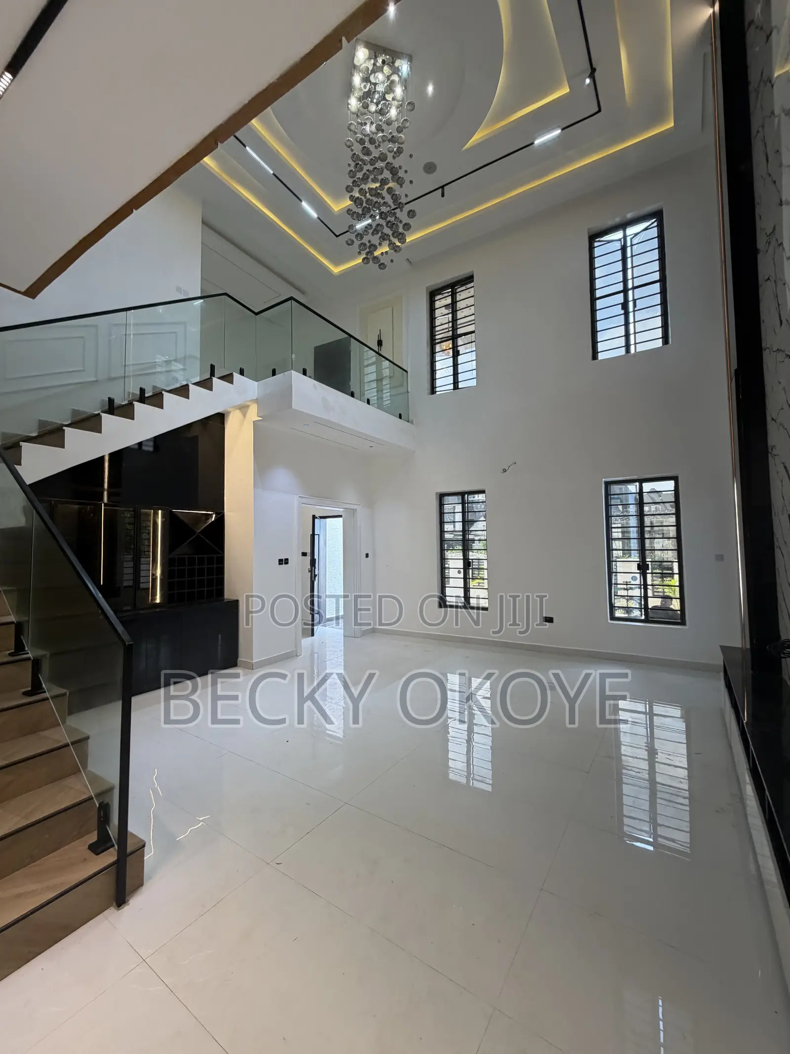 5bdrm Duplex in Sunny Vale Axis, Dakwo District for sale in Dakwo District