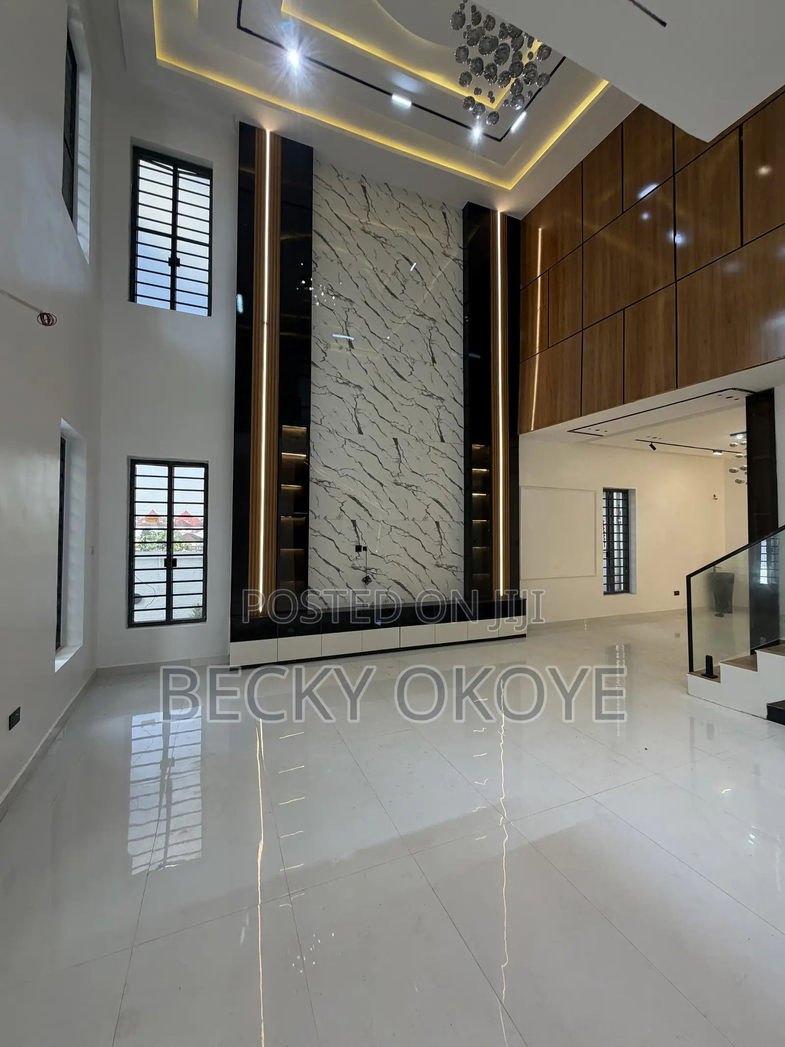 5bdrm Duplex in Sunny Vale Axis, Dakwo District for sale in Dakwo District