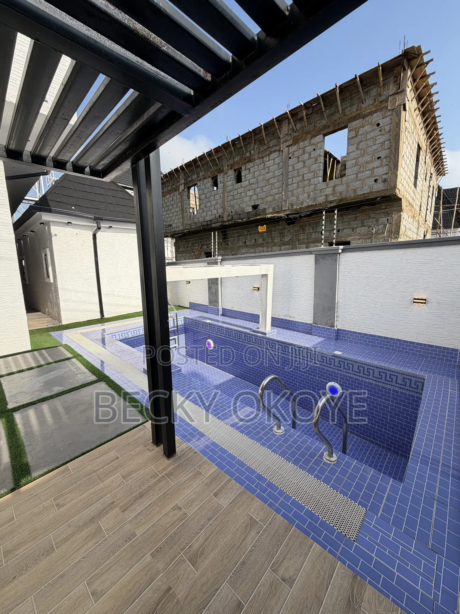 5bdrm Duplex in Sunny Vale Axis, Dakwo District for sale in Dakwo District