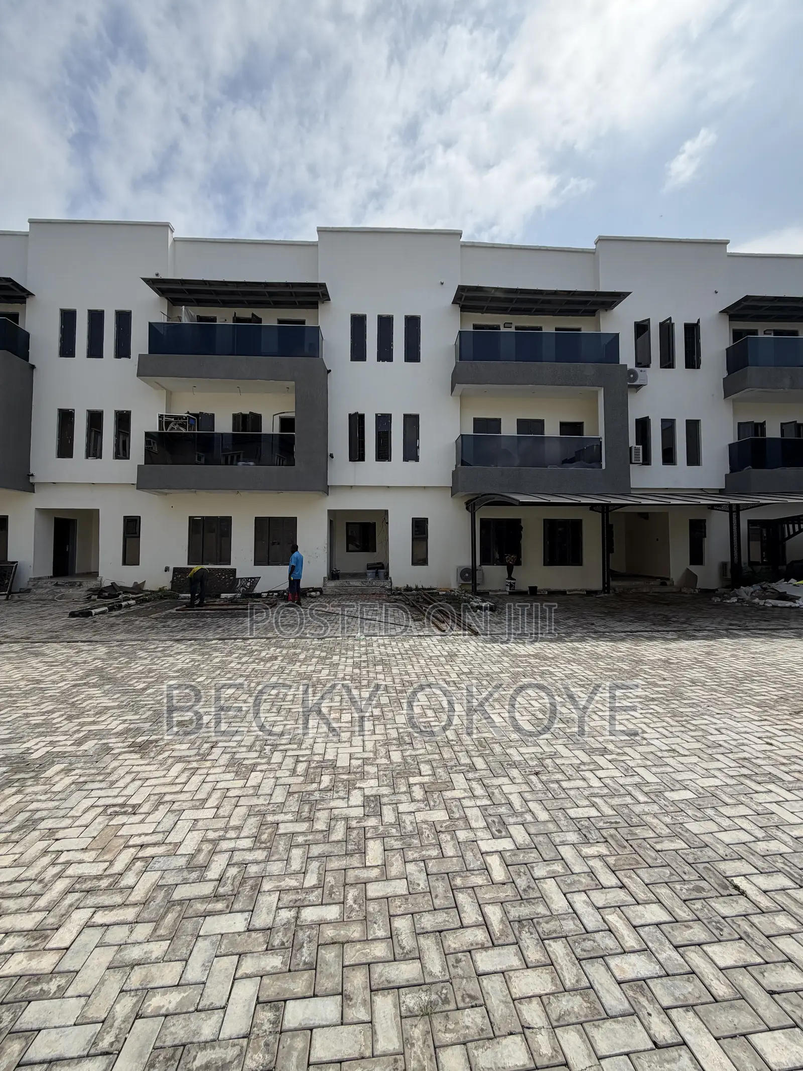 5bdrm Duplex in Mabushi for sale in Mabushi