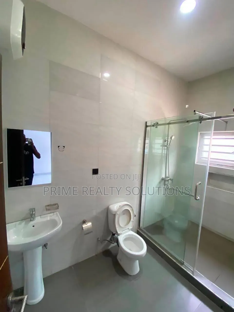 1bdrm Shared Apartment in Mobil Estate Road, for rent in Ilaje