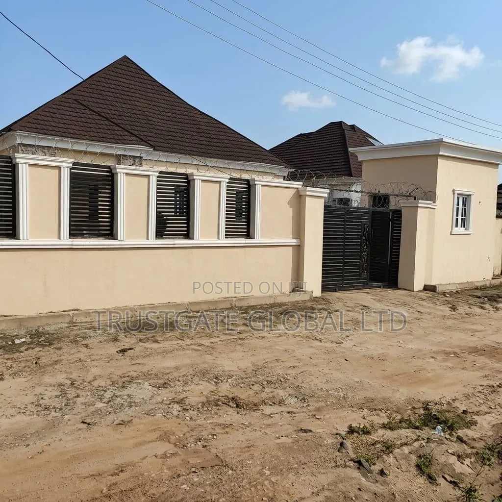 3bdrm Bungalow in Broadview Estate, Idu for sale in Idu