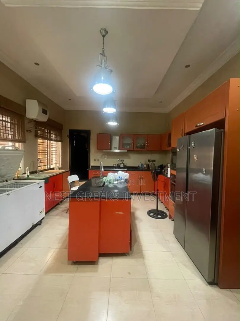 5bdrm Duplex in Magodo Phase Ii for sale in Magodo Isheri