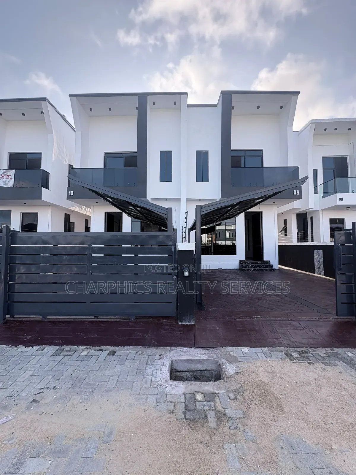 4bdrm Duplex in Lekki Phase 2 for sale in Lekki Phase 2