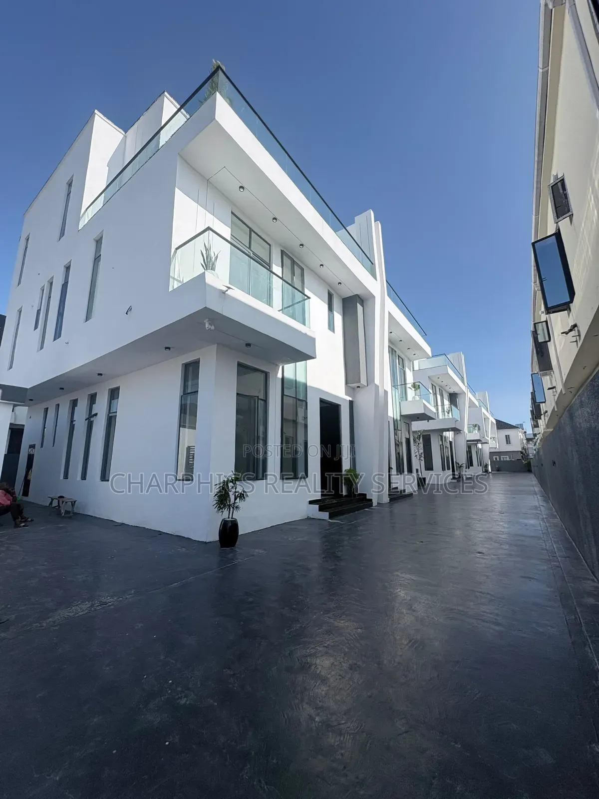 4bdrm Duplex in Lekki Phase 2 for sale in Lekki Phase 2