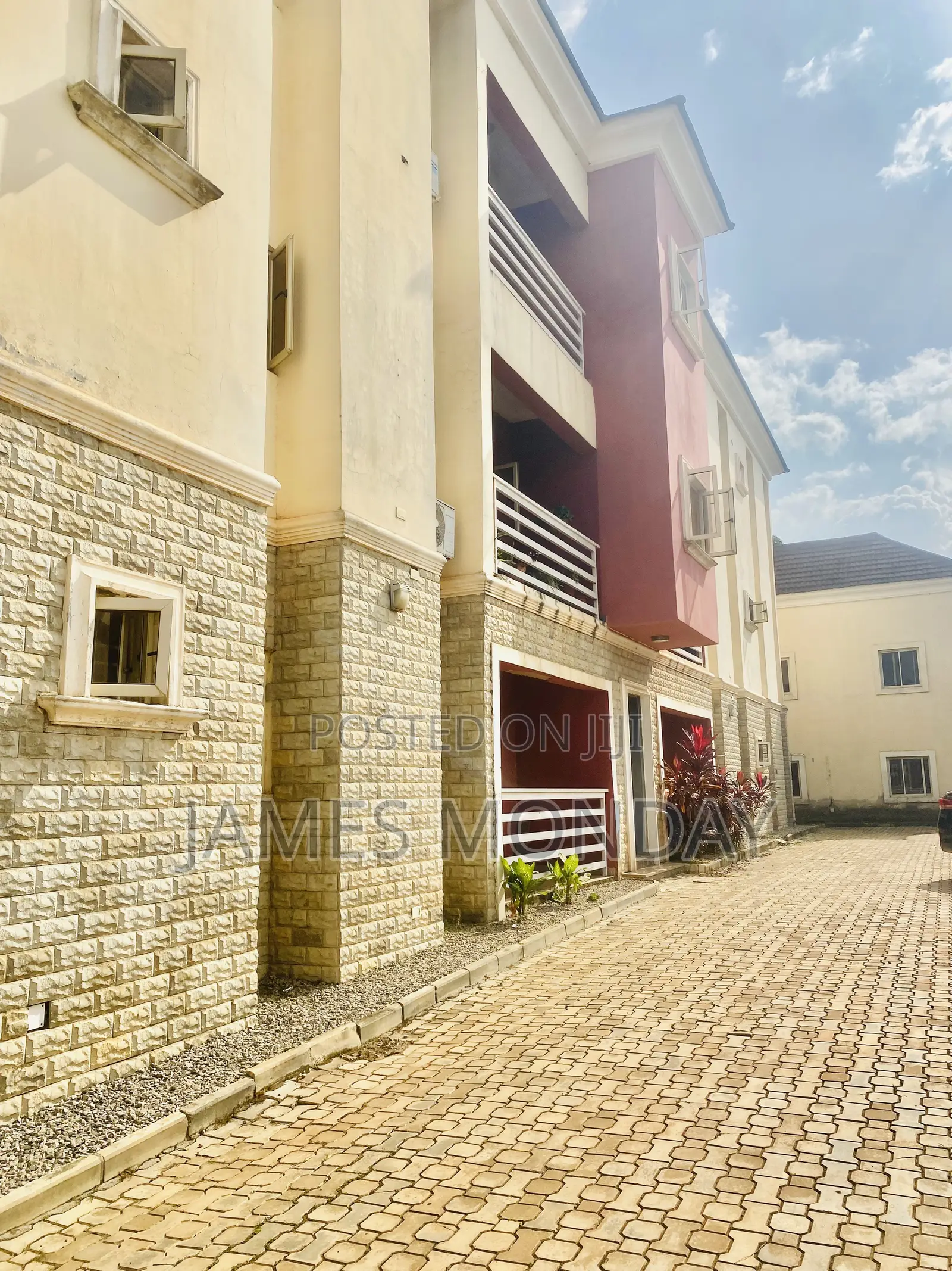 3bdrm Block of Flats in Private Residence, Area 2 for rent in Area 2