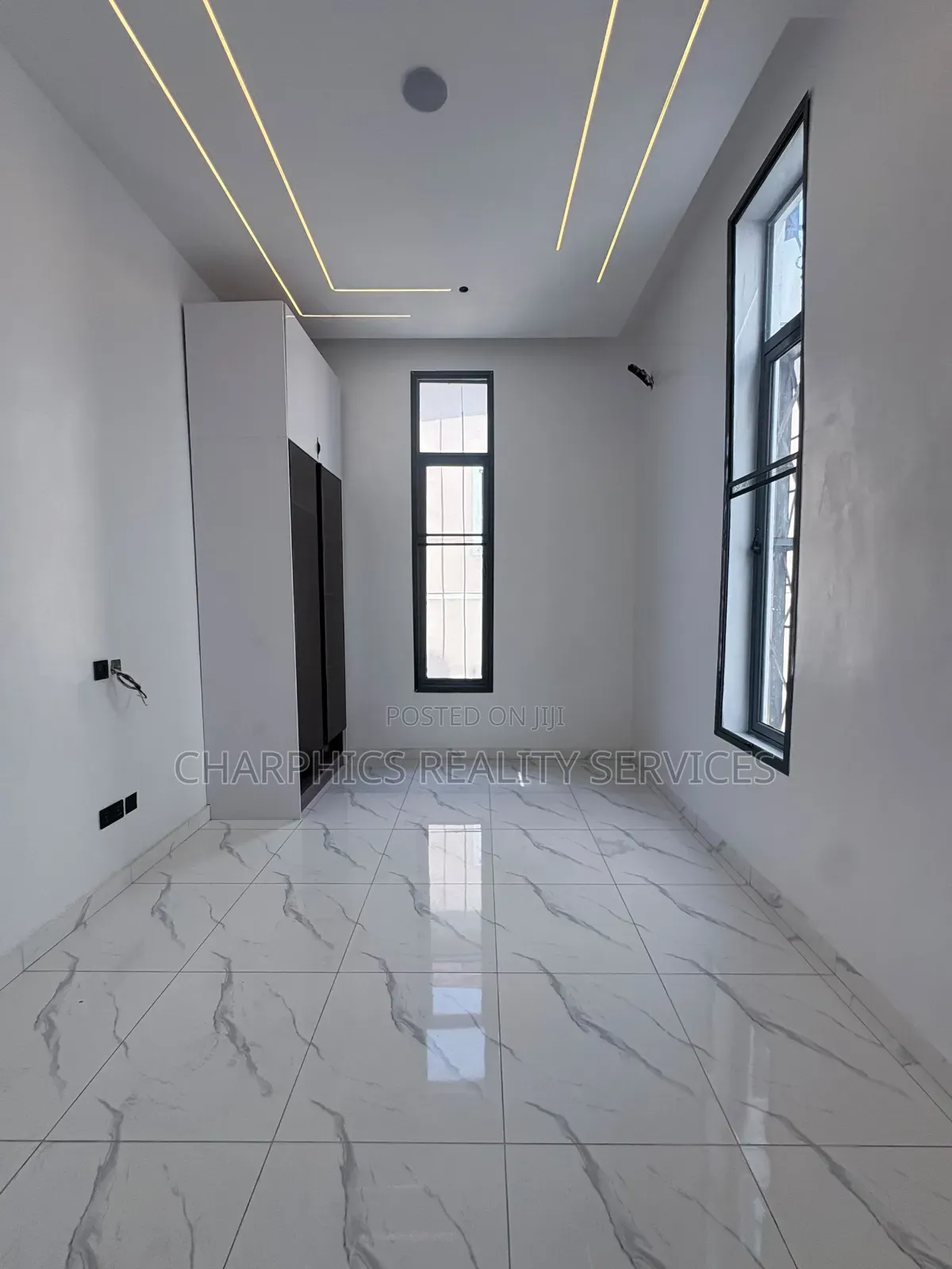 5bdrm Duplex in Osapa london for sale in Osapa london