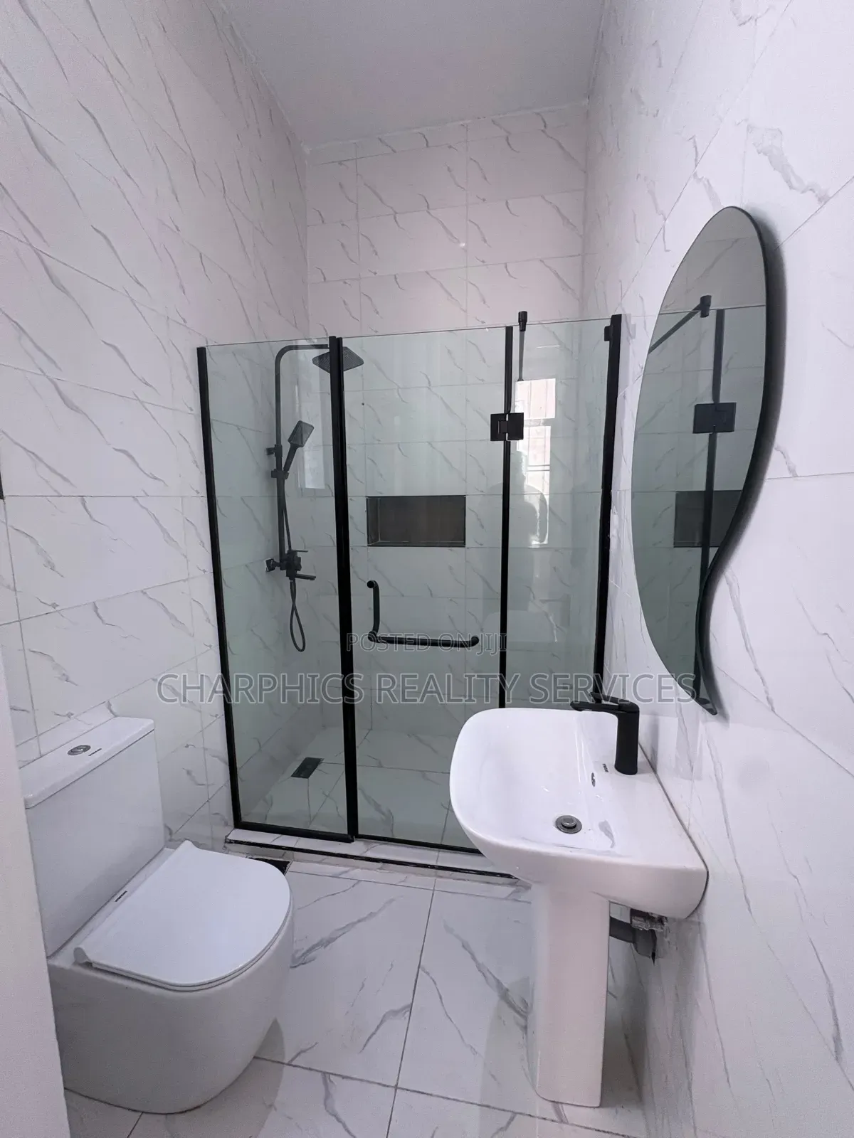 5bdrm Duplex in Osapa london for sale in Osapa london