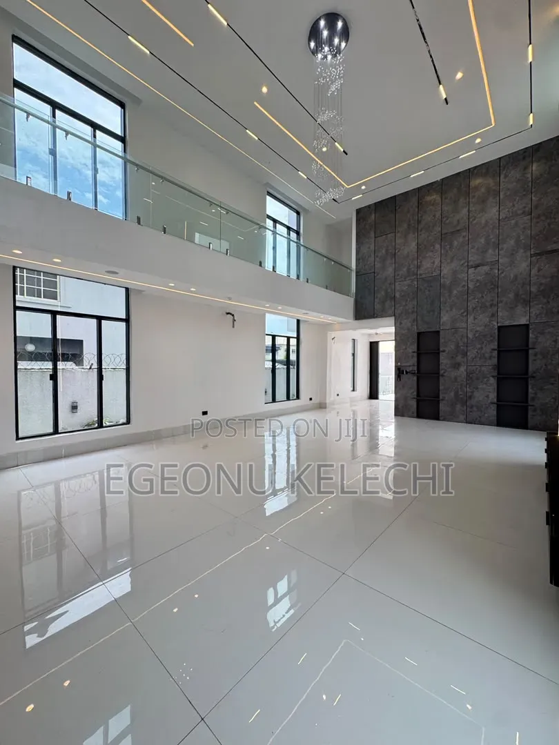 5bdrm Duplex in Vgc Estate, Ikota for sale in Ikota