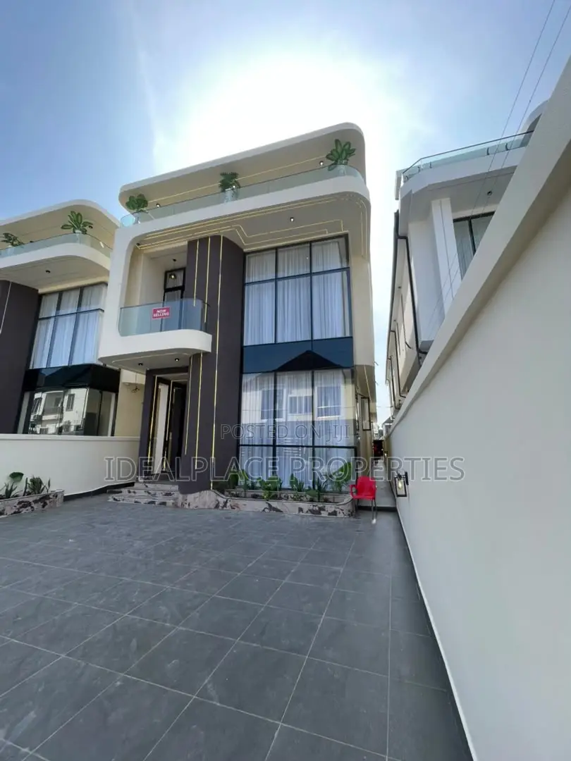 5bdrm Duplex in Lekki for sale in Lekki