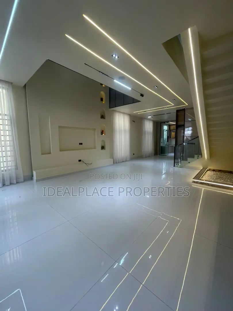 5bdrm Duplex in Lekki for sale in Lekki