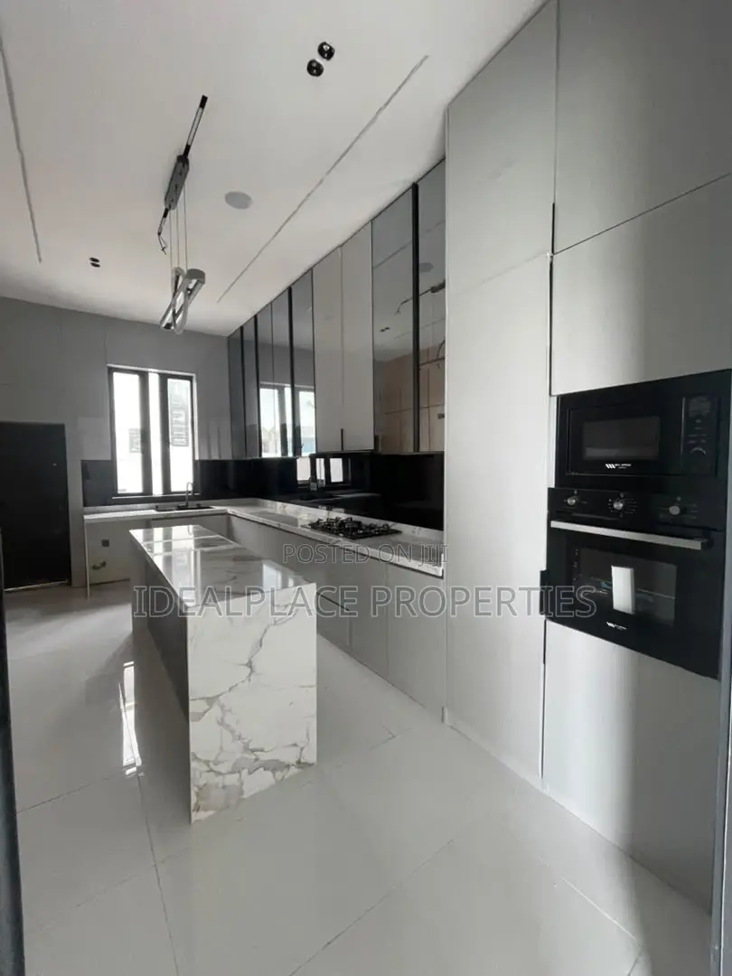 5bdrm Duplex in Ajah for sale in Ajah