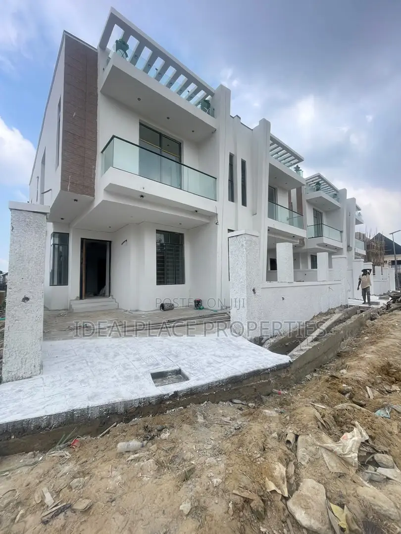 4bdrm Duplex in Sangotedo for sale in Sangotedo
