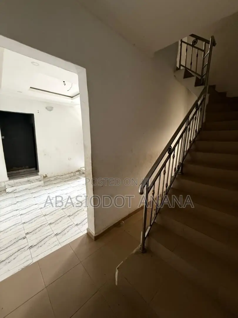 5bdrm Duplex in Udo Udoma, Uyo for rent in Uyo