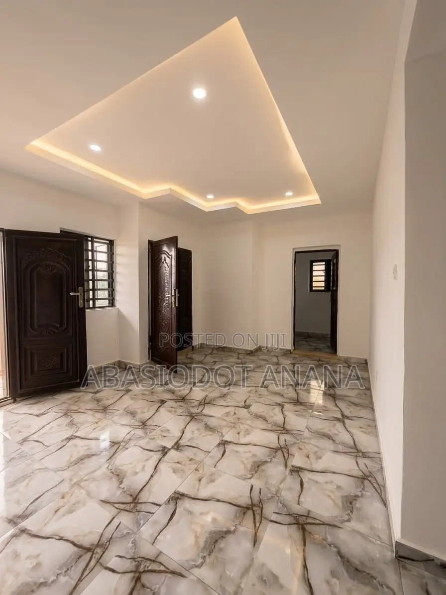5bdrm Duplex in Udo Udoma, Uyo for rent in Uyo