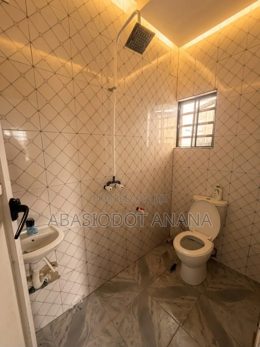 5bdrm Duplex in Udo Udoma, Uyo for rent in Uyo