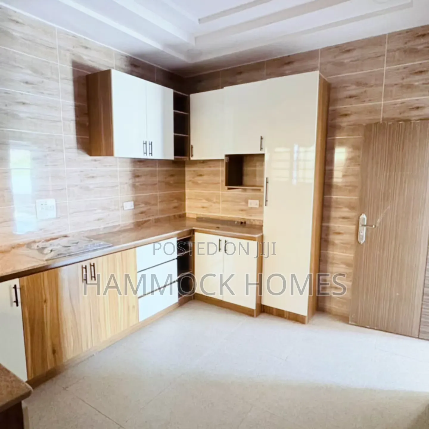 9bdrm Block of Flats in Kolapo Ishola Gra, Akobo for sale in Akobo