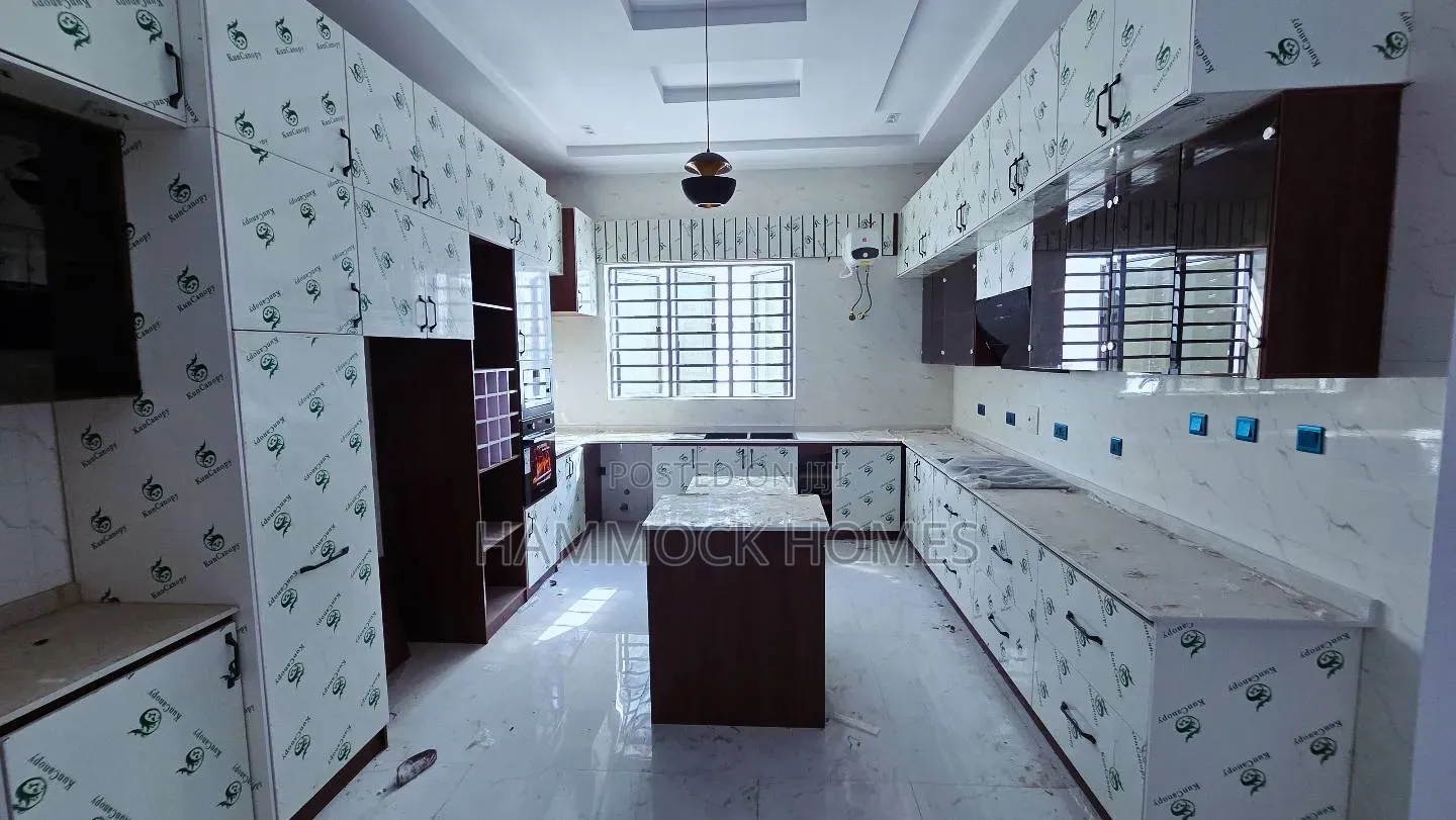 4bdrm Duplex in Ikolaba Gra, Bodija for sale in Bodija