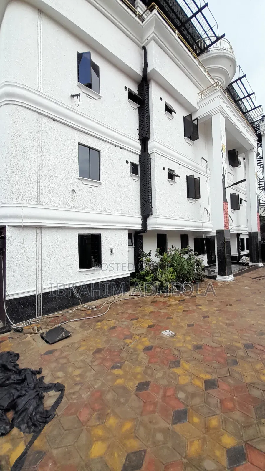 Furnished Studio Apartment in Off College Road, Ifako-Ogba for sale in Ifako-Ogba