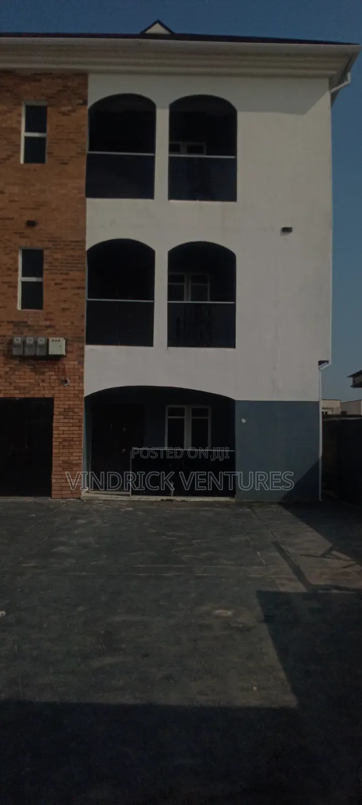 2bdrm Apartment in Mobil Road, Lekki Phase 2 for rent in Lekki Phase 2