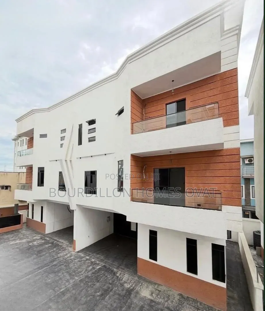 5bdrm Duplex in Osapa London Lekki for sale in Osapa london