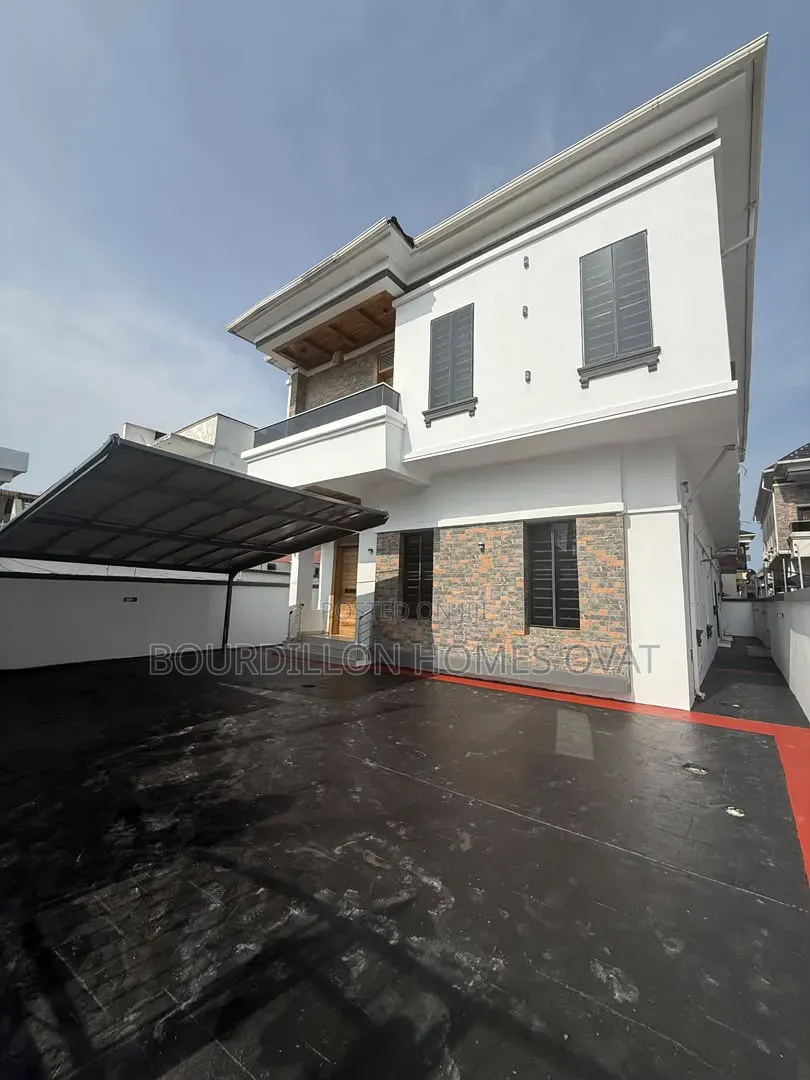 5bdrm Duplex in Ikota Villa Estate for rent in Ikota