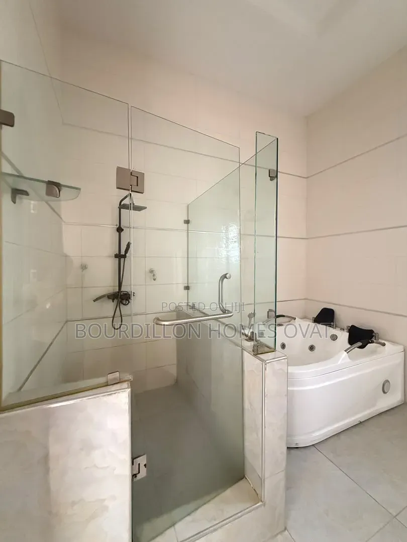 5bdrm Duplex in Ikota Villa Estate for rent in Ikota