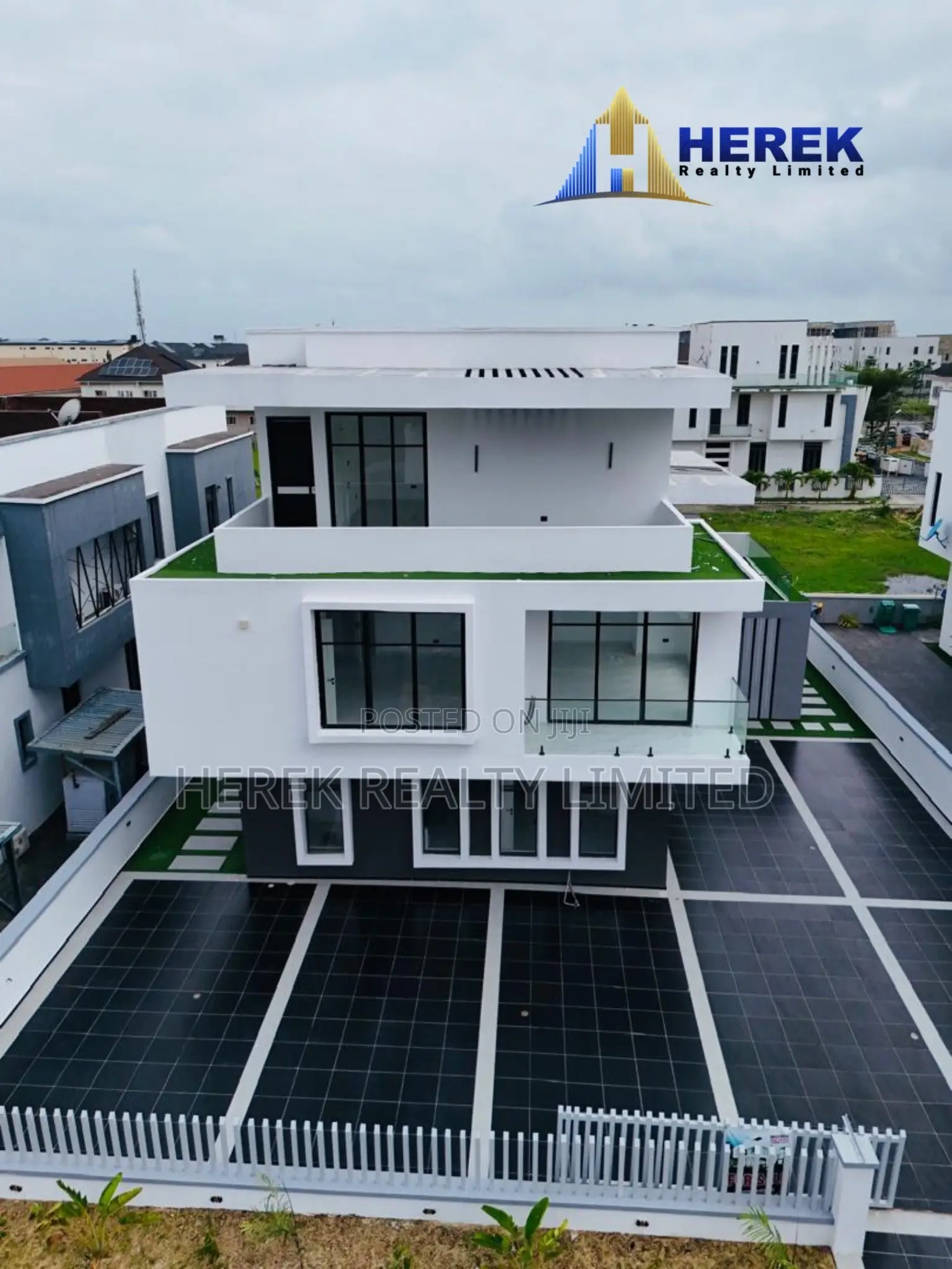 5bdrm Duplex in Lakeview Park 2, Lekki Expressway for sale in Lekki Expressway