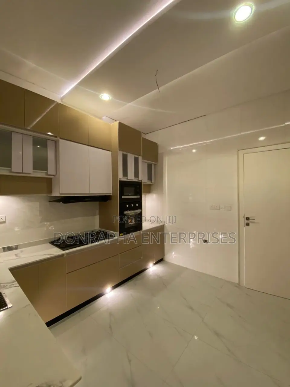 4bdrm Duplex in Sangotedo for sale in Sangotedo