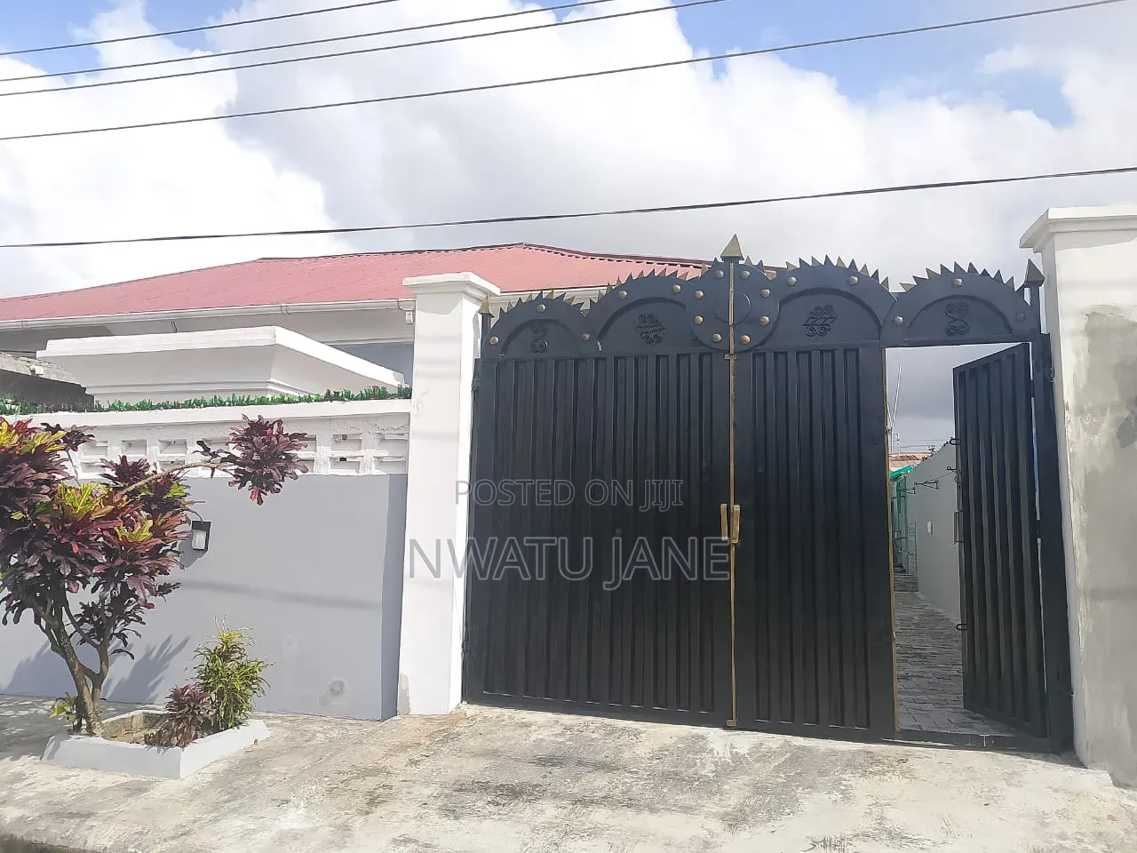 3bdrm Bungalow in Inside An Estate In for rent in Abraham Adesanya Estate