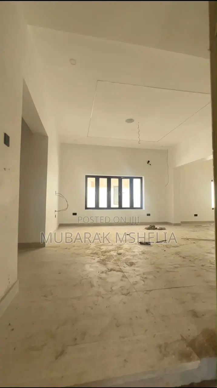 5bdrm Duplex in Jahi for sale in Jahi